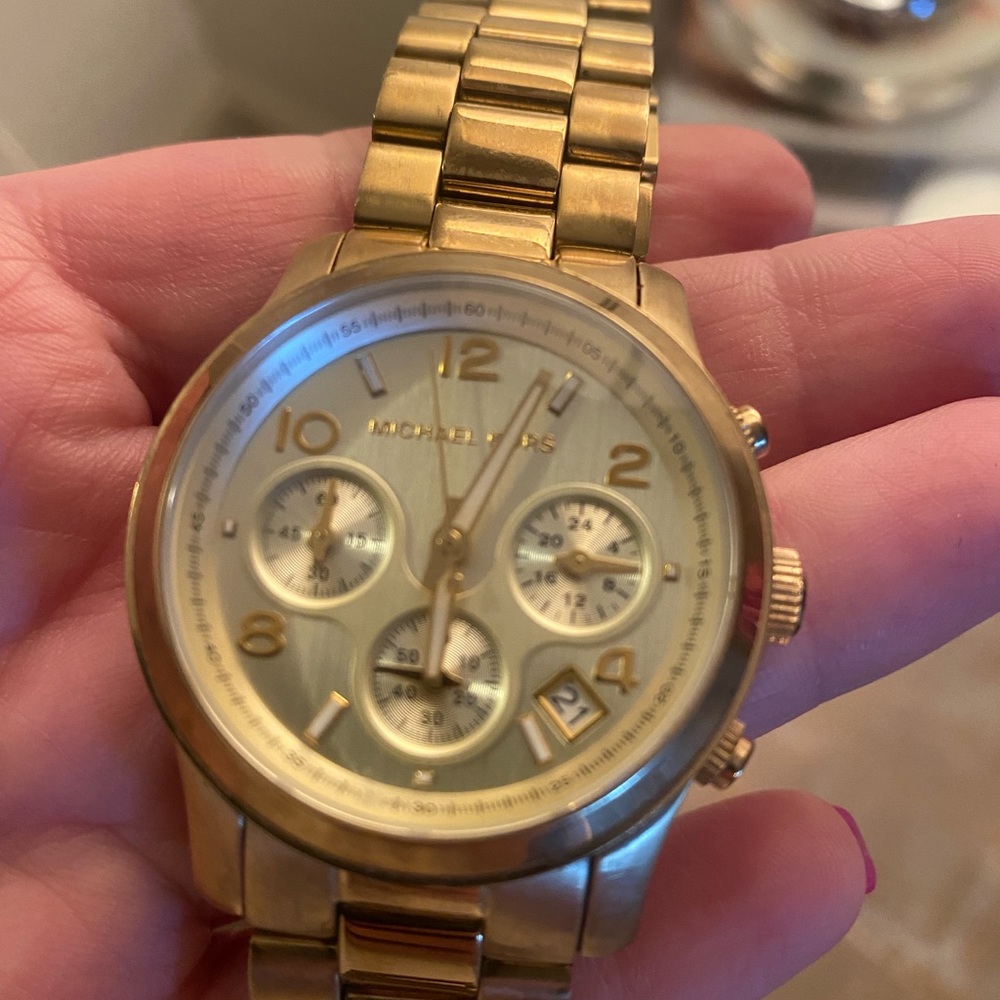 MK Gold Watch - Picture 5 of 8